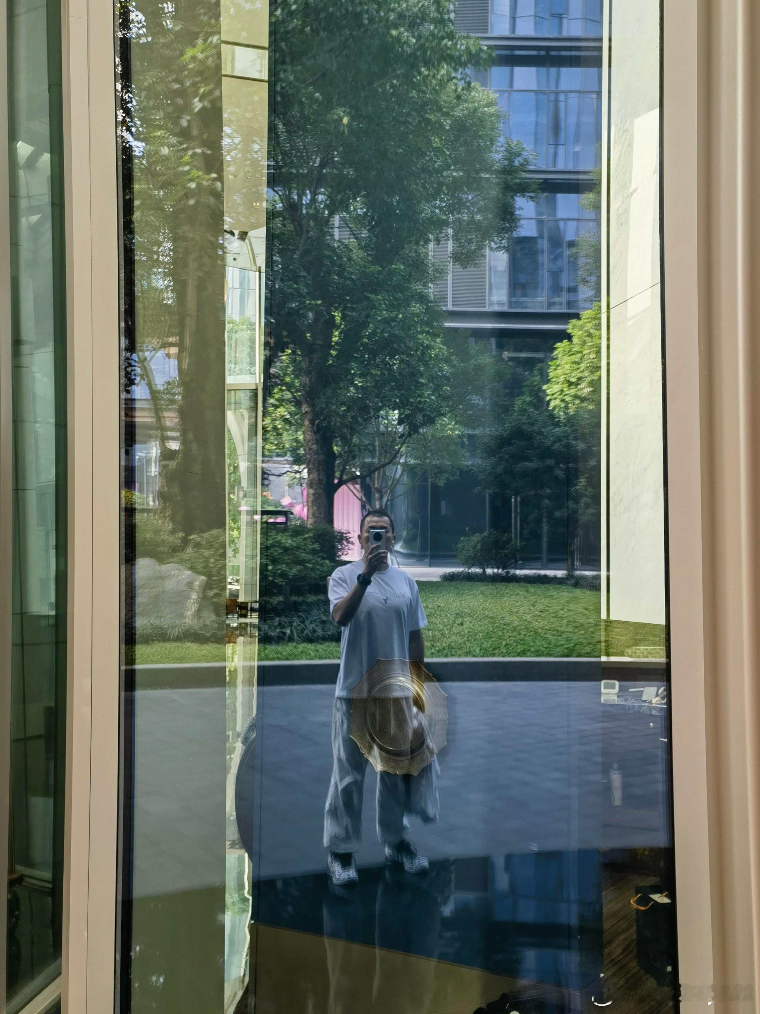 感觉过了个，漫长而神速(好矛盾)的一周……这都12月底了，我居然热到在户外穿短袖