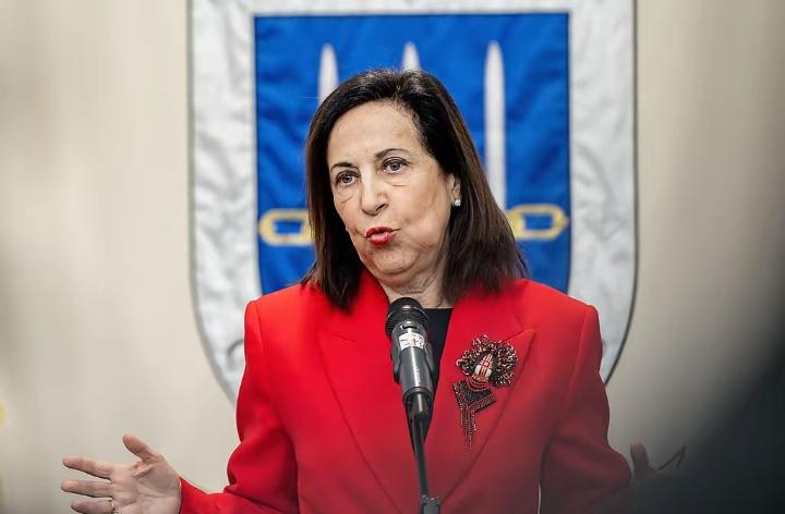 炸锅了！以色列军队在黎巴嫩干出了一件让人跌破眼镜的事，竟然当众扣押暴力殴打西班牙