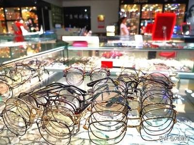 799元镜片进价仅15元 溢价超50倍 799元镜片进价仅15元，溢价超50倍。