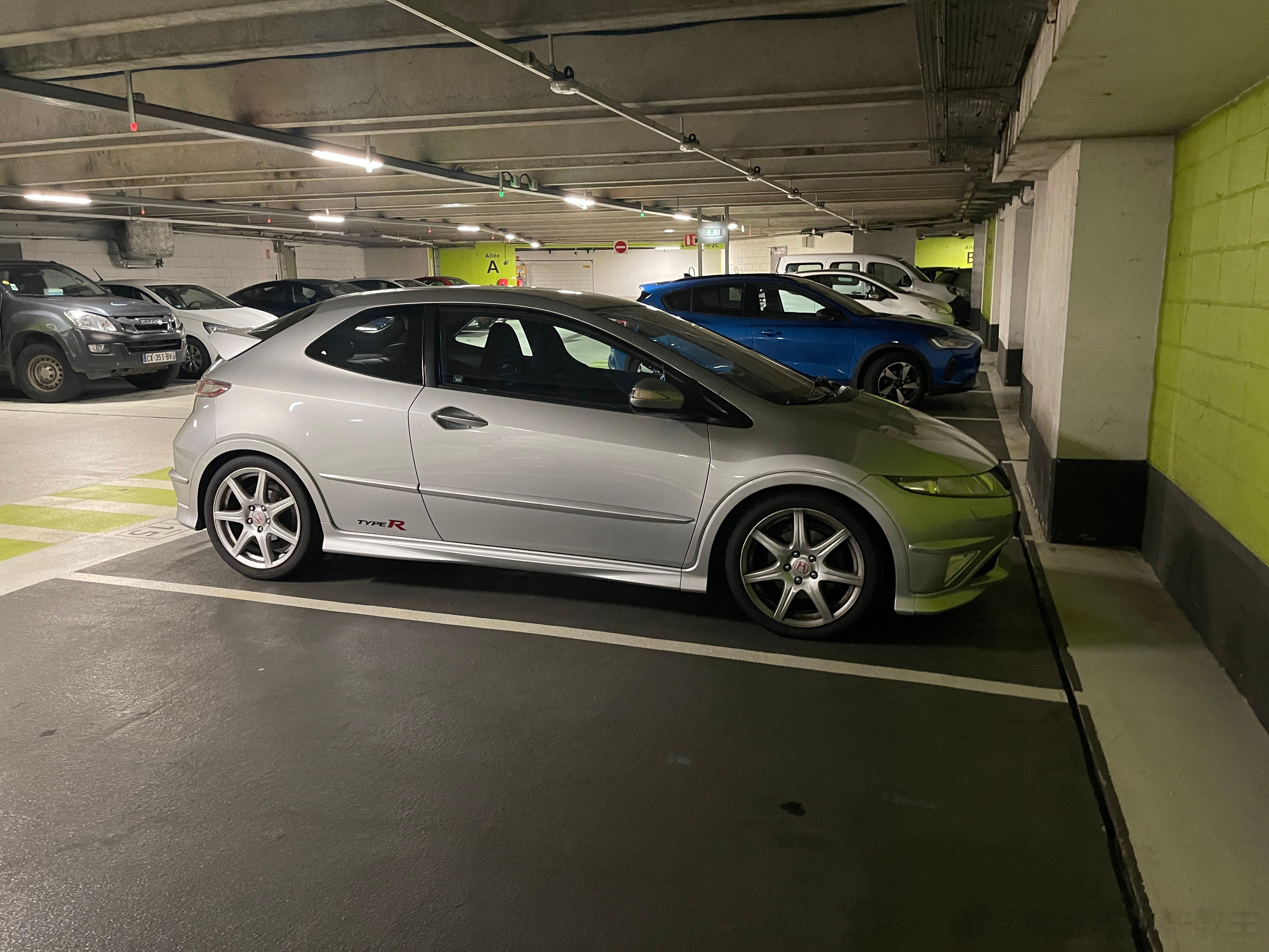 我飞度王咋变成206了？哦，在后面，哈哈哈哈哈～  ​​​