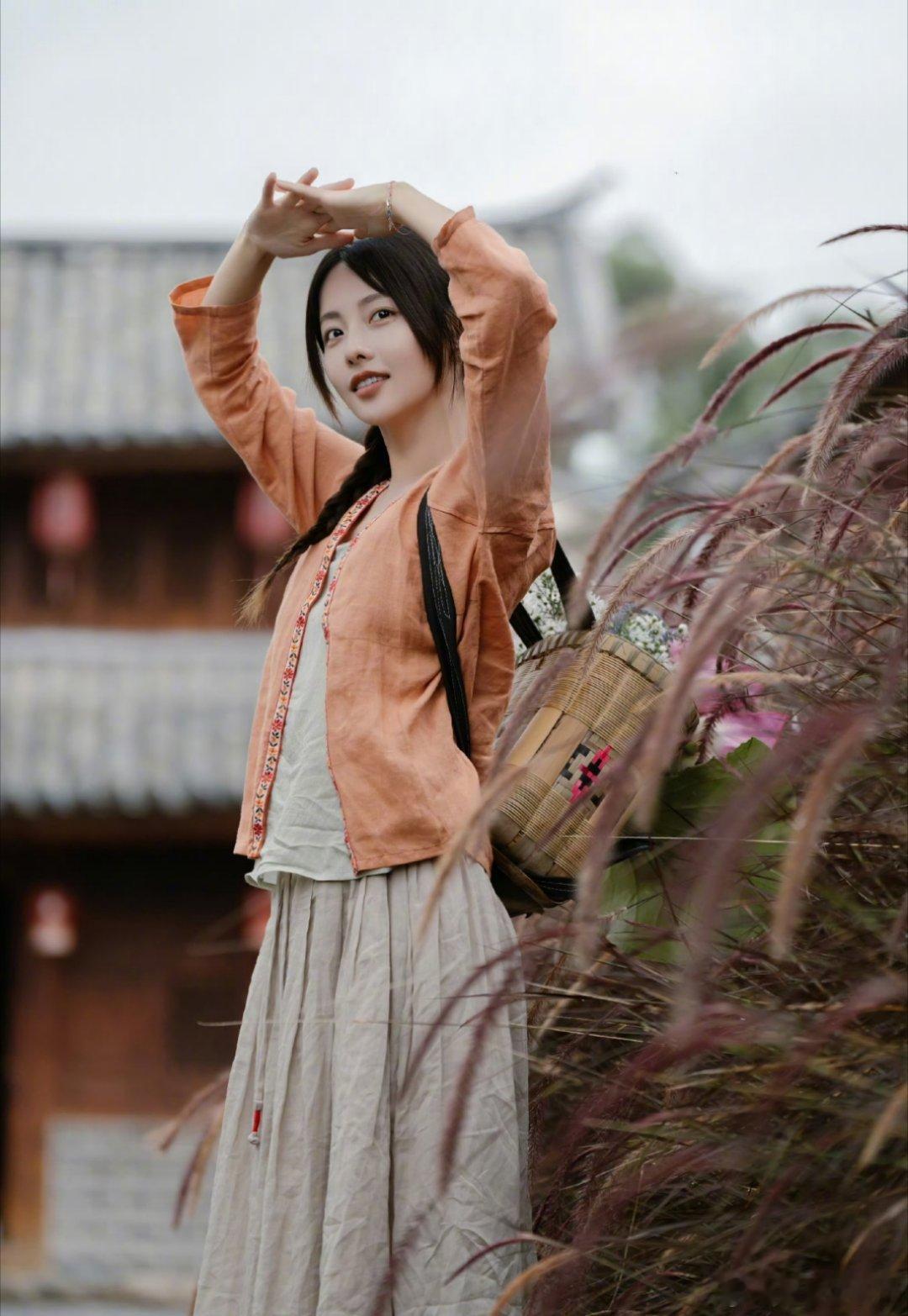 #张嘉倪解封#张嘉倪的账号解封了，你们看好她未来的演艺事业吗？ ​​​