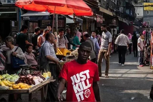 严守国门防线 重拳整治外籍非法滞留乱象
 
国门安则社稷安，边境固则民生宁。当下