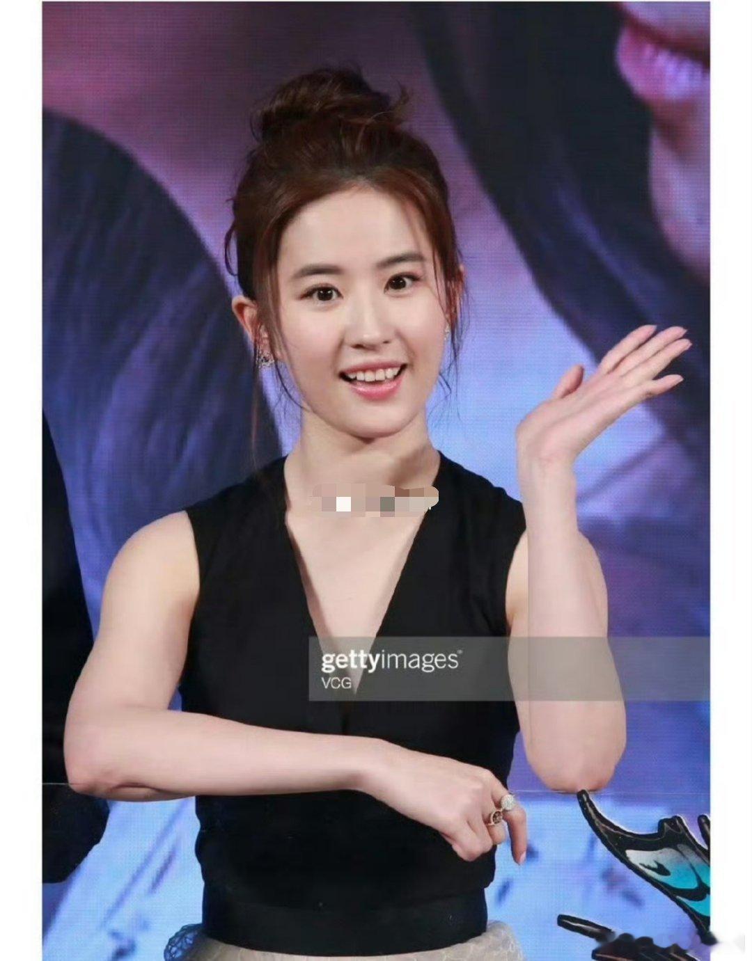 元气满满的刘亦菲？！真的是梦回虞姬了[泪][泪][泪] ​​​