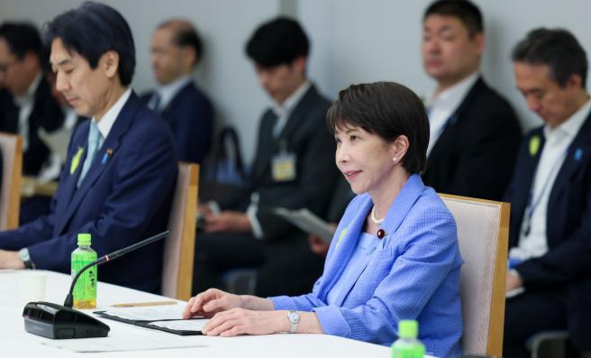 顶不住了，日本示好中国。当地时间6月30日，日本经济产业大臣赤泽亮正公开承认，中