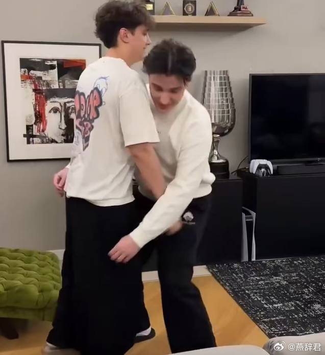 雪碧宣布拉尔神回归了队伍，将会出战3.7进行的PGLdota2