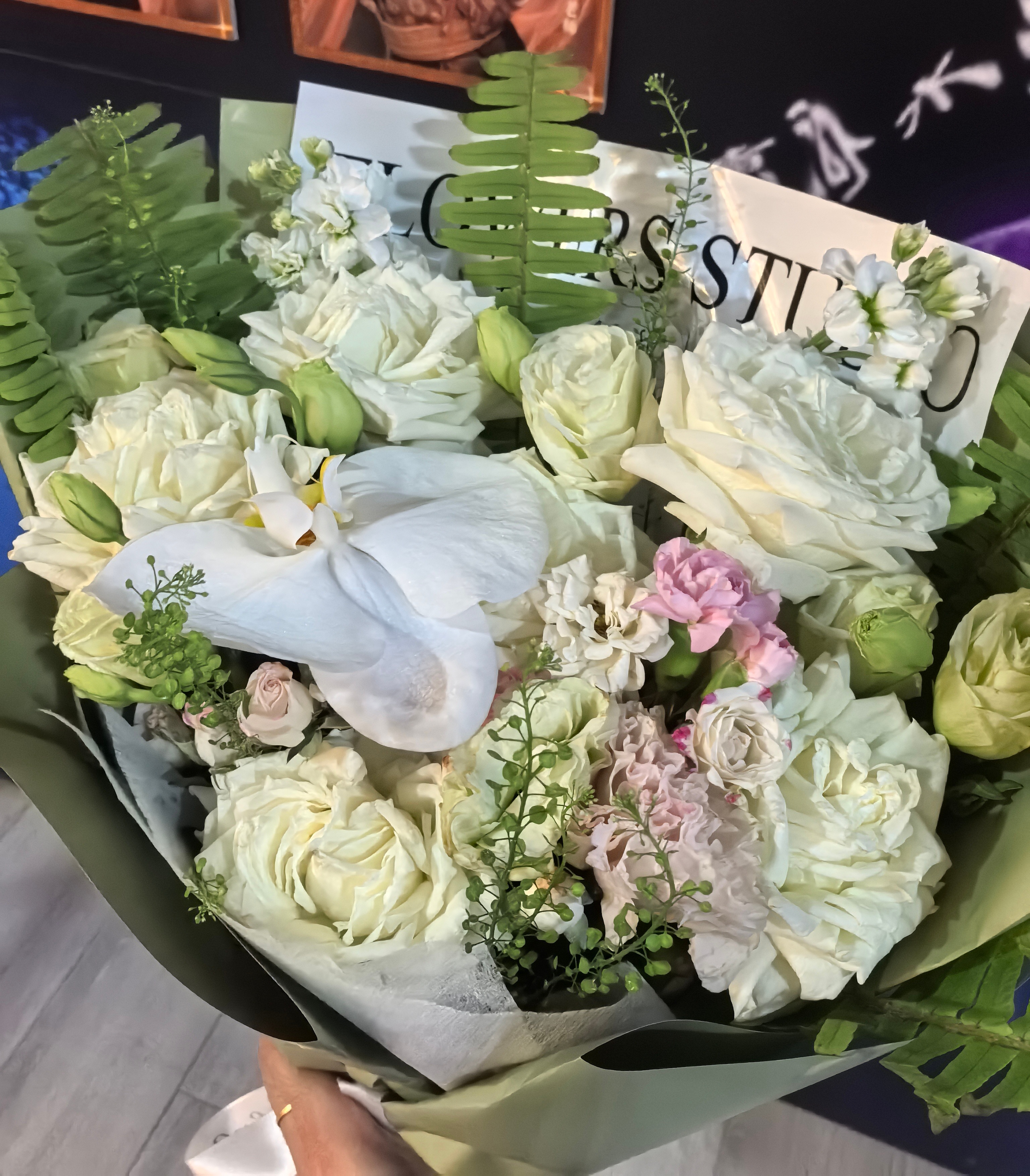 最近和花都快住在一起了（） 