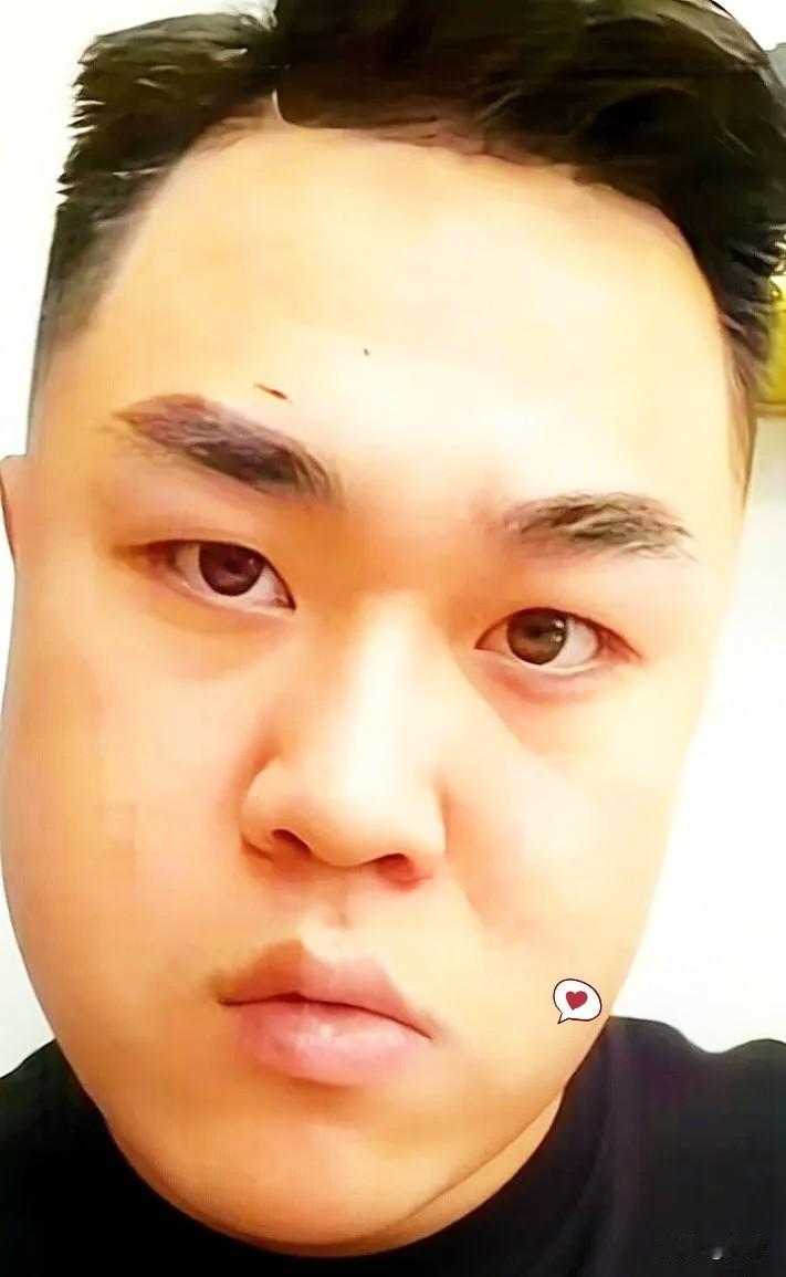 看着那家人提着钱袋子到处求爷爷告奶奶，腰都要弯断了，结果还是拿不到那张谅解书，说