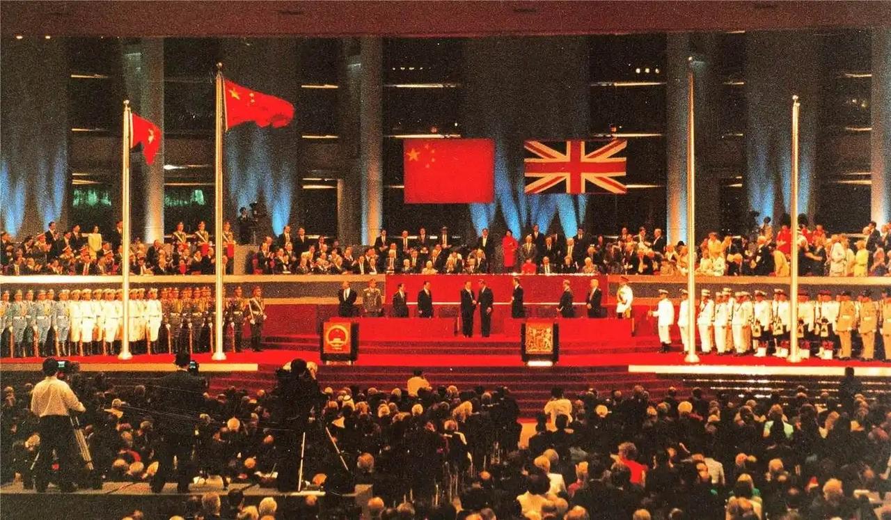 很多人都认为香港之所以能回归，是因为租期到了，但其实根本不是那么回事。如果英国真