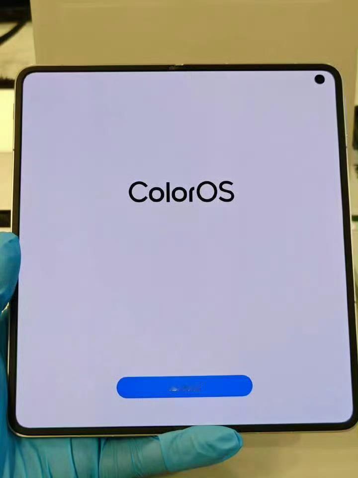 OPPO Find N5 水管爆了啊，确实挺方正 