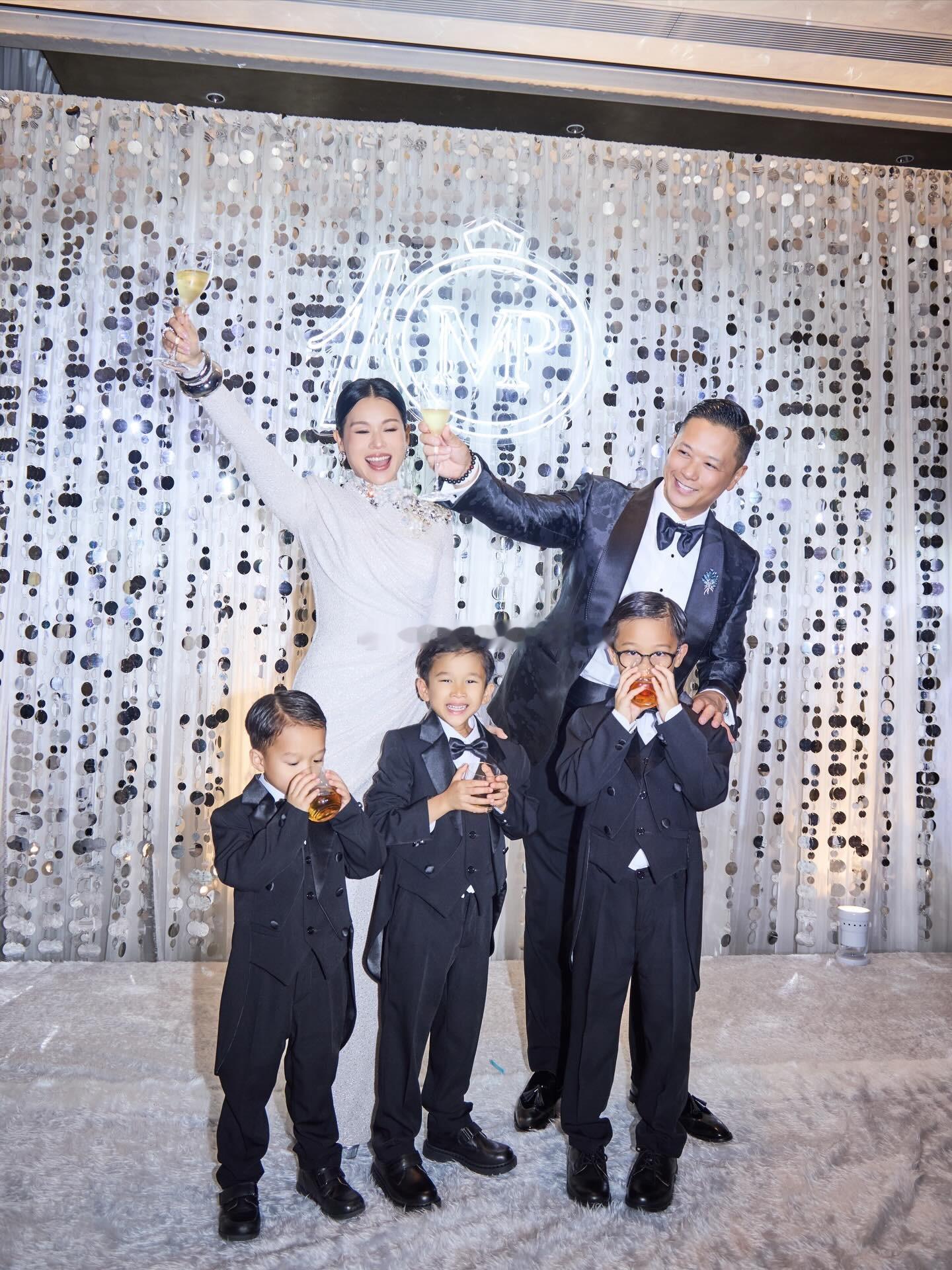 胡杏儿李乘德结婚10周年庆祝派对 