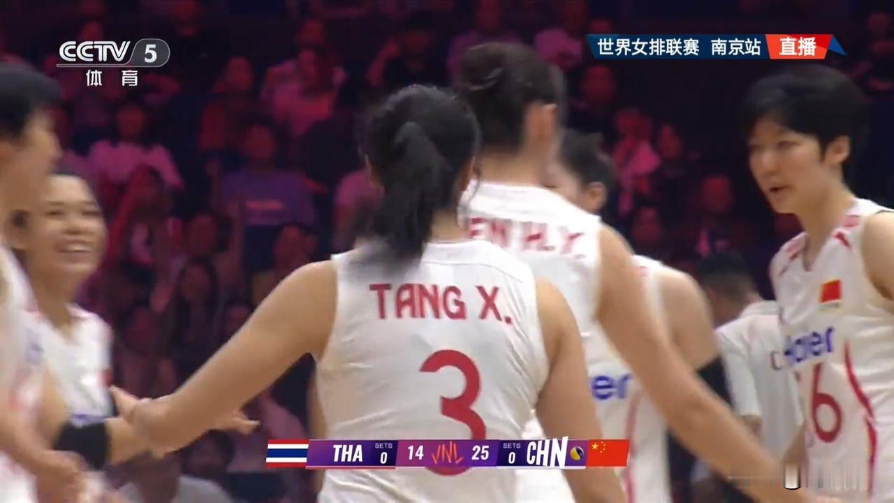 女排世联赛南京站中国女排第二场
       🇨🇳女排对阵🇹🇭女排，中国