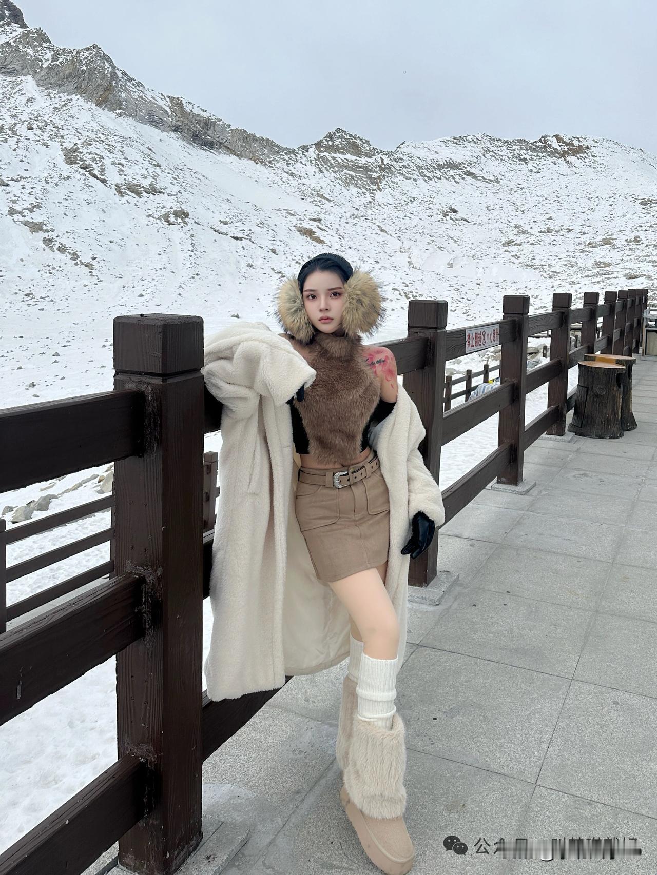 女孩子怎么穿搭既时尚又好看? 少女风写真照 随手发一张海边的照片 分享阳光下随手