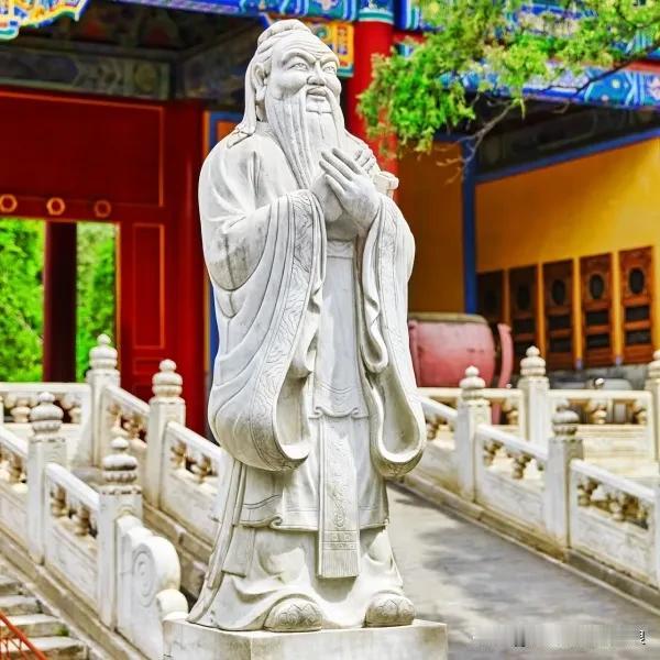 孔子满嘴的仁义道德，如果他遇到摔倒的老太太敢扶起来么？

孔子正溜达着这，啪一个