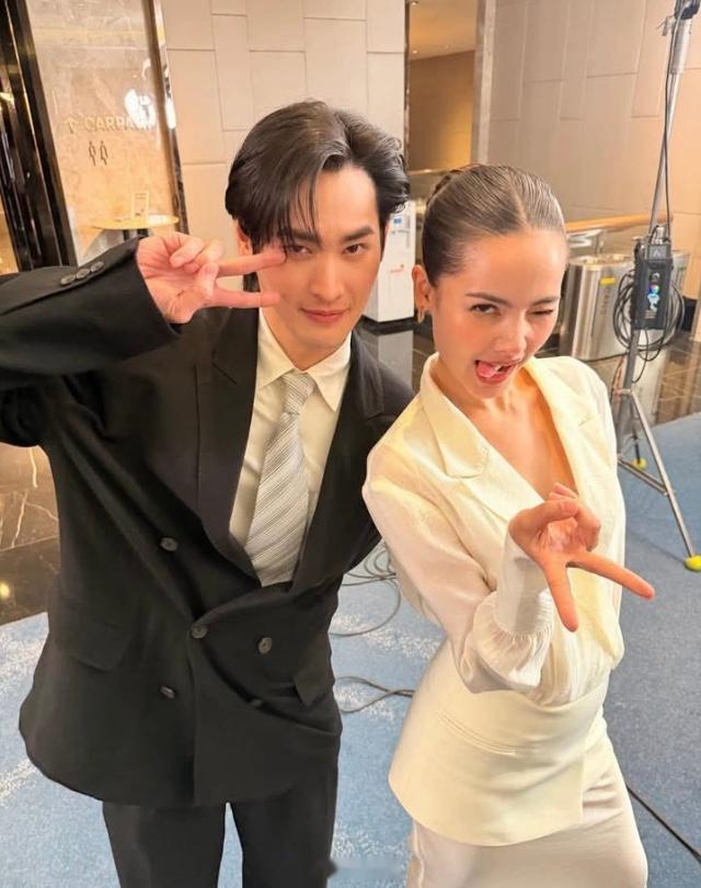 Yaya是怎么做到无论和谁搭都有cp感的啊！ 