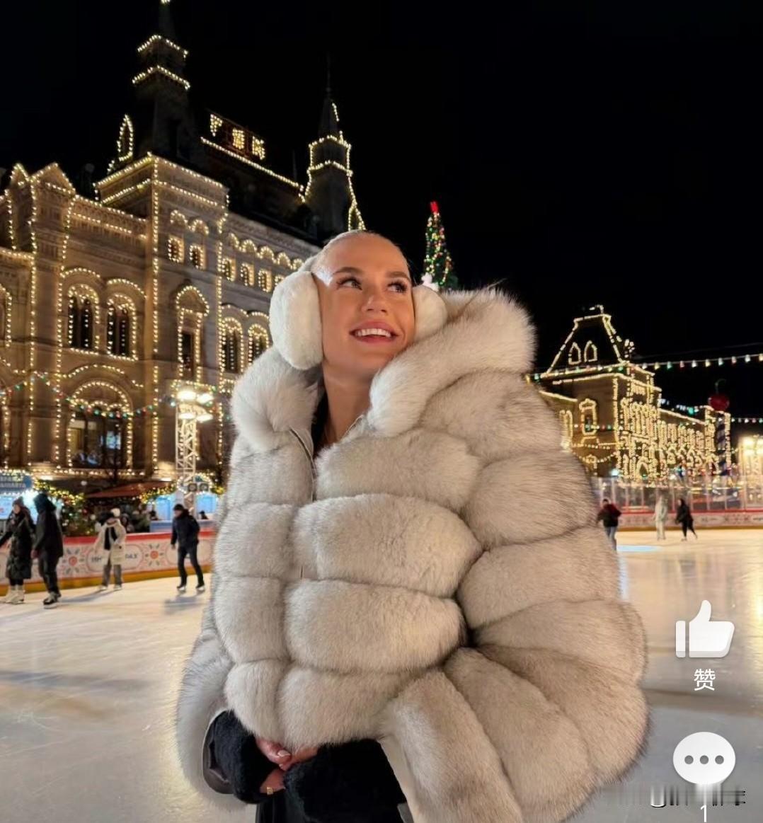 跑娃回俄罗斯，还夸了莫斯科的节日气氛……薛翼枝点赞 ​​​

抛开小彩娃去上海女