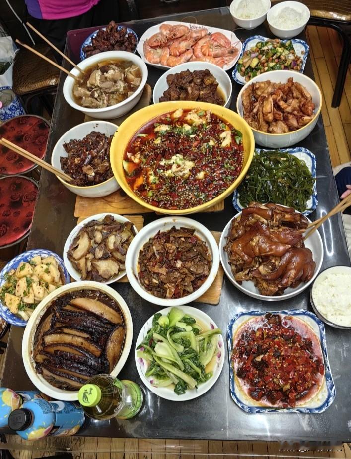 什么档次的酒，才配得上这桌菜？