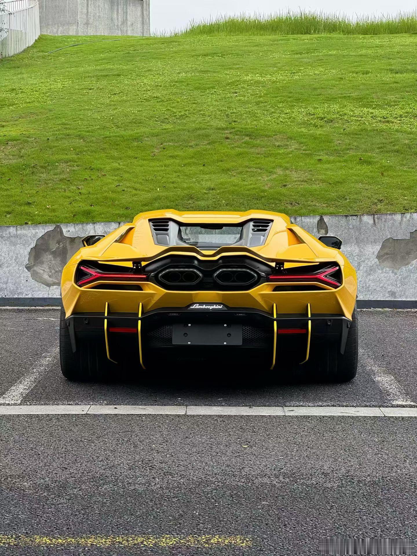 兰博基尼 Revuelto 6.5L PHEV标准版2025年9🈷️落户， 0
