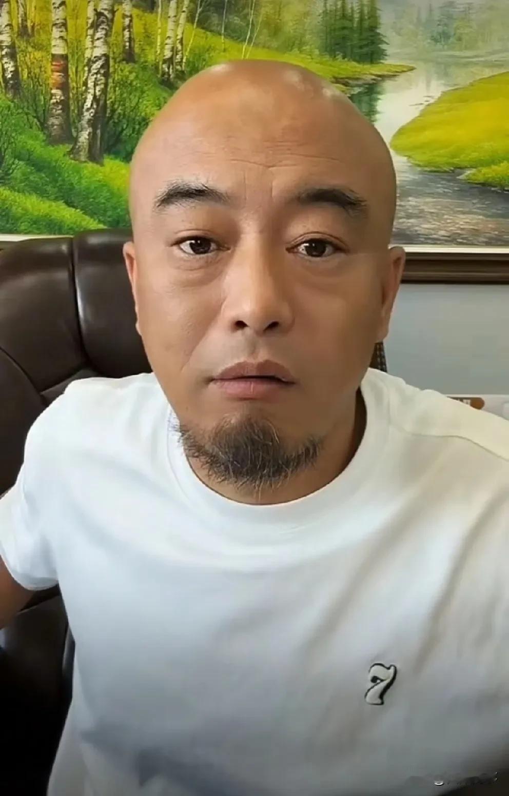 驴家阿宇怒斥丁老五造谣二驴回归！

          驴家阿宇怒斥丁老五白瞎总