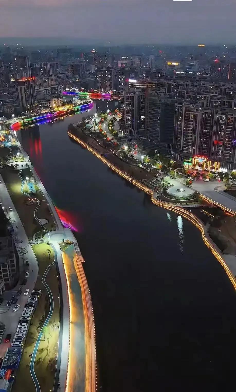 太美了！兴宁“一江两岸”璀璨亮灯，共庆新春[福]

近日，兴宁市南部新城宁江河祝