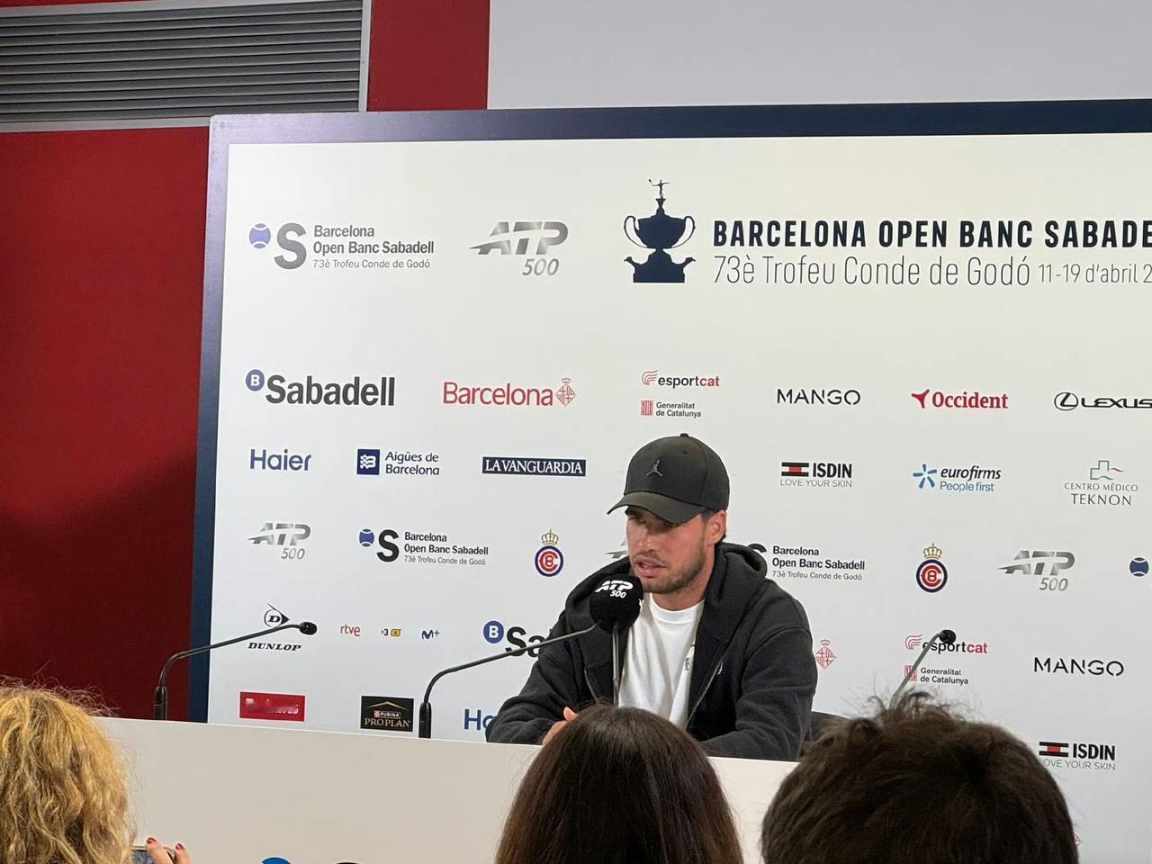 阿尔卡拉斯会继续参加ATP500赛巴塞罗那！为了世界第一拼了，这周后没准又能回到