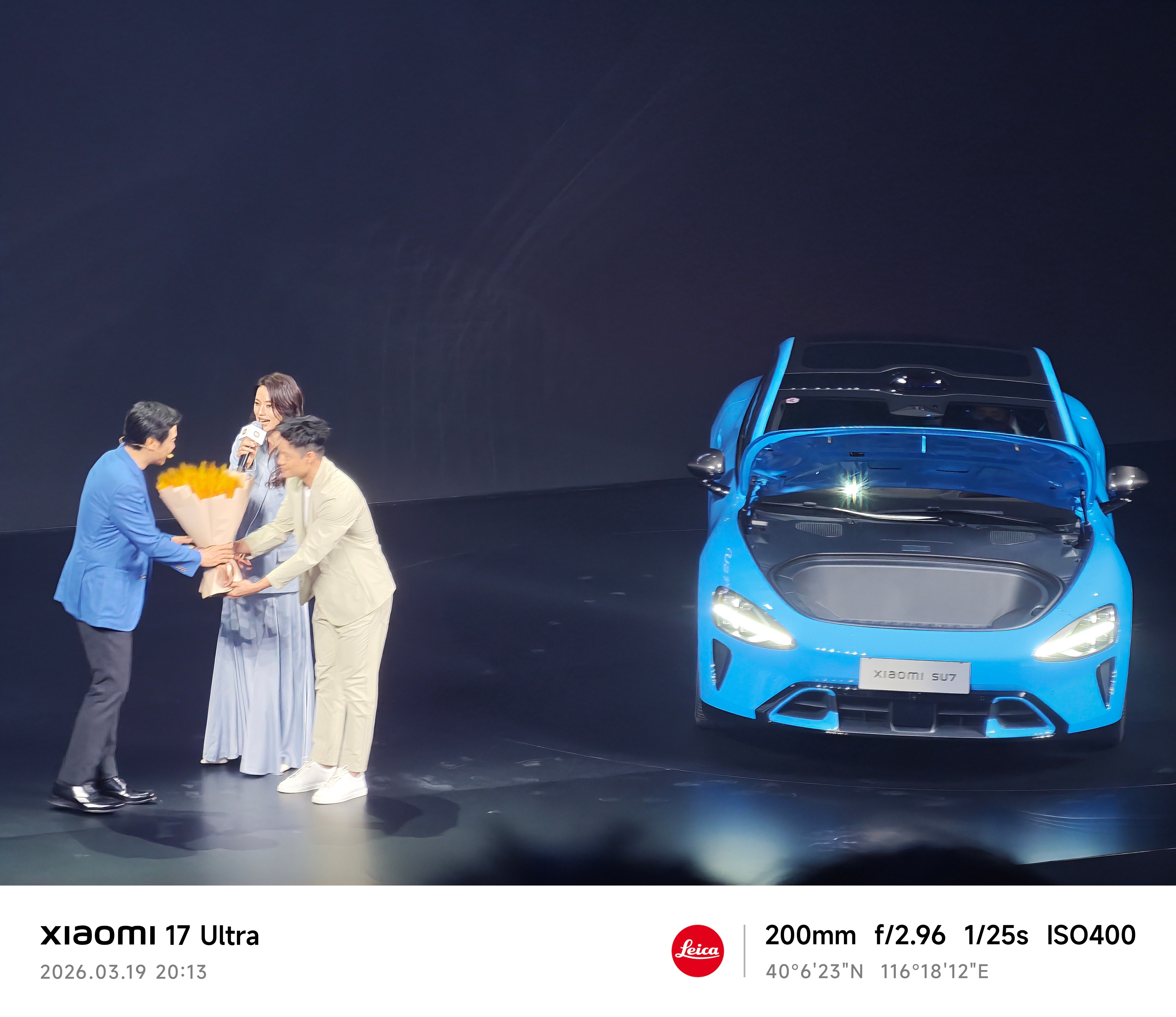 舒淇代言SU7舒淇和苏神都来新一代SU7的发布会现场了，还给雷总送了一束大麦，预