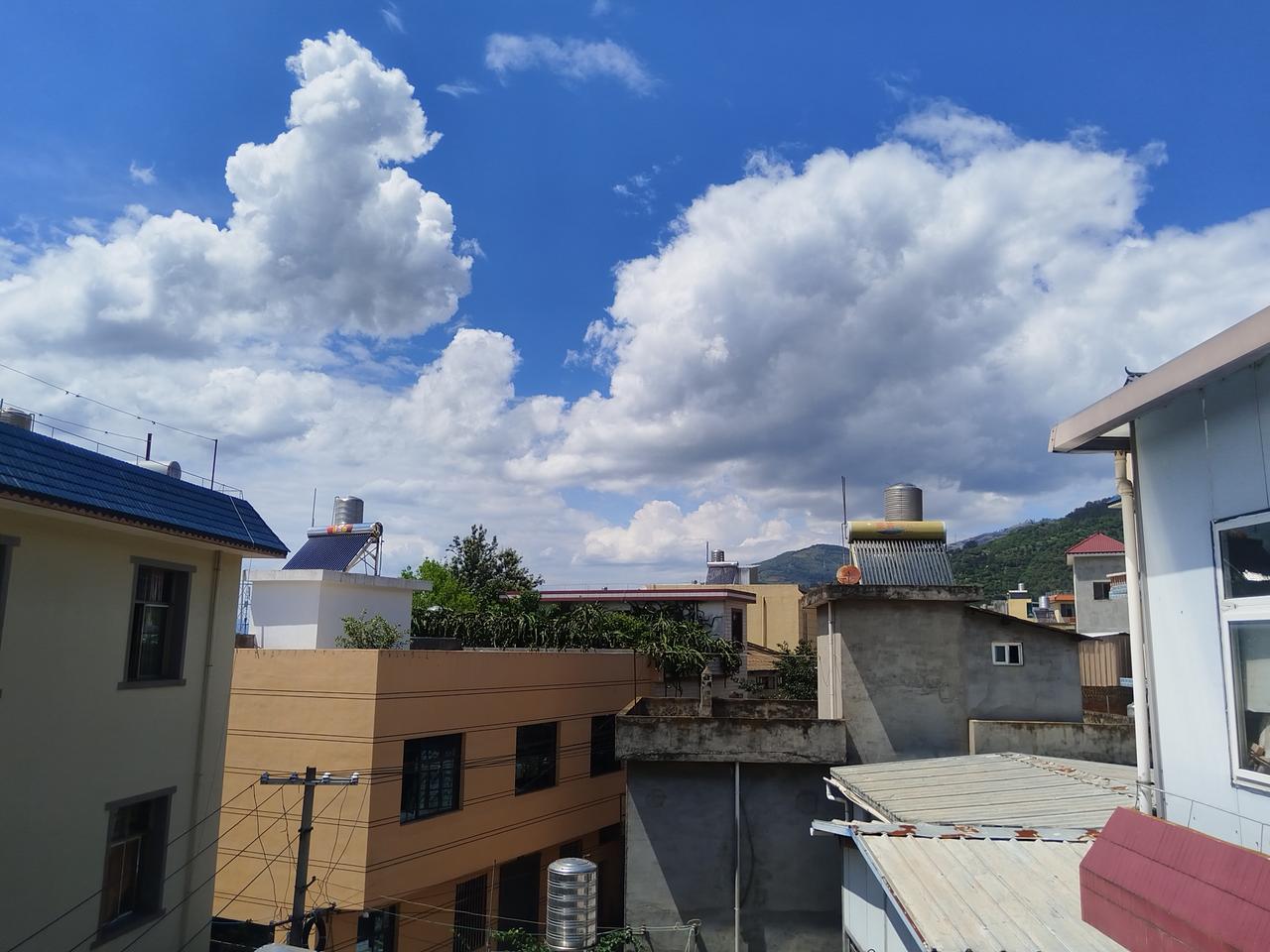 拍怕今天的天空