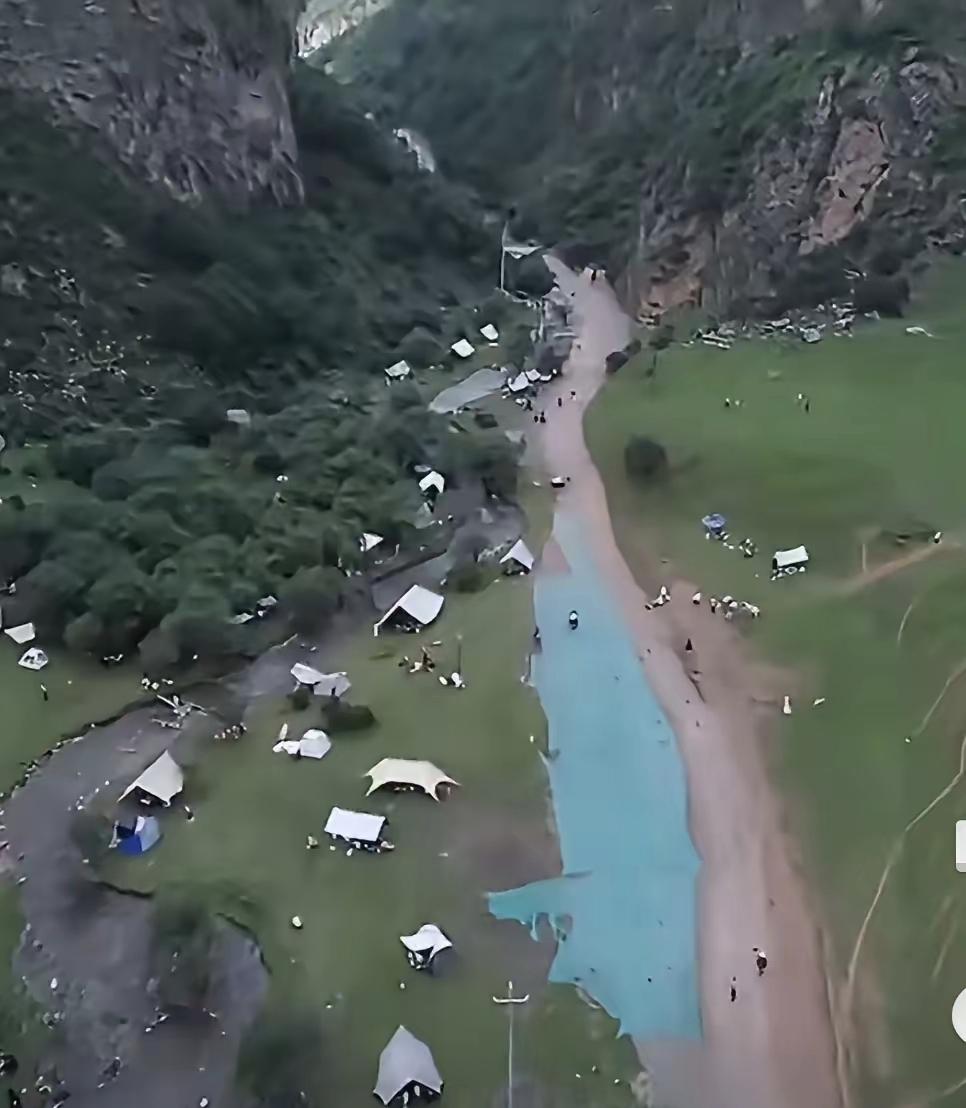甘肃渭源山洪，给我们敲响这5大警钟：
 
1. 千万别靠眼前天气，判断河谷安不安