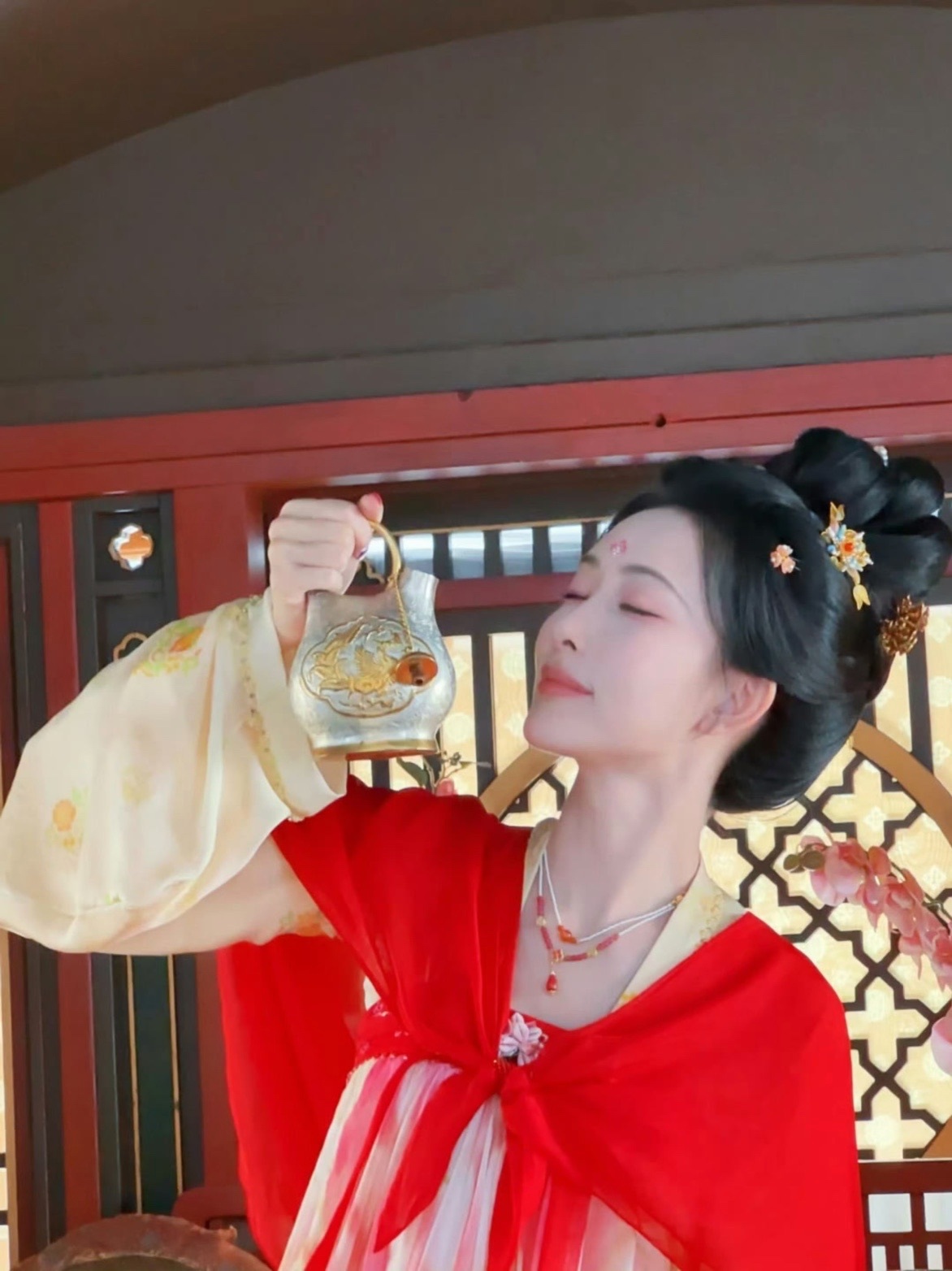 孟子义冷脸，很酷！ 