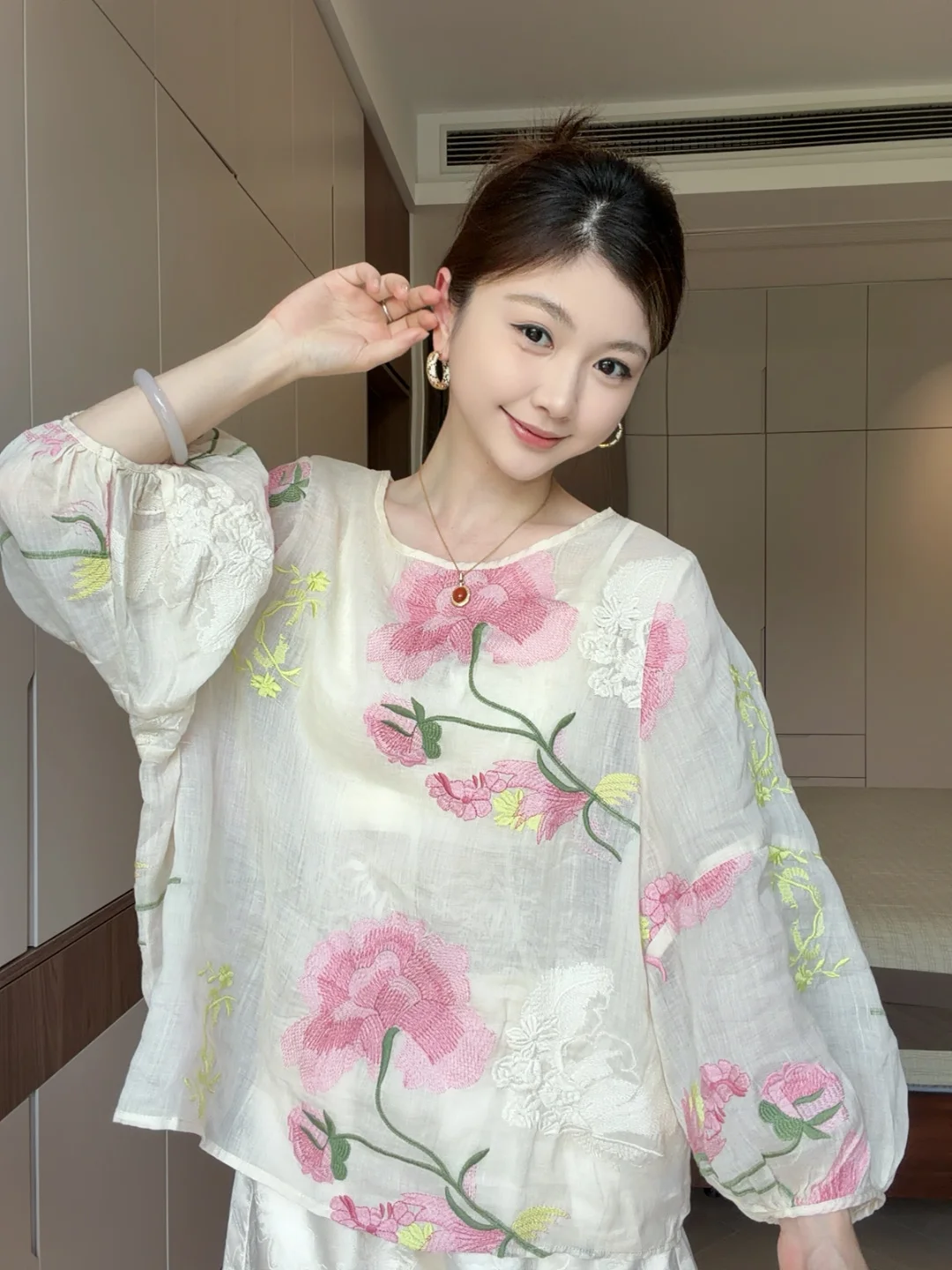 🪷一袭荷香入夏来，这件棉麻衫美得不像话..！