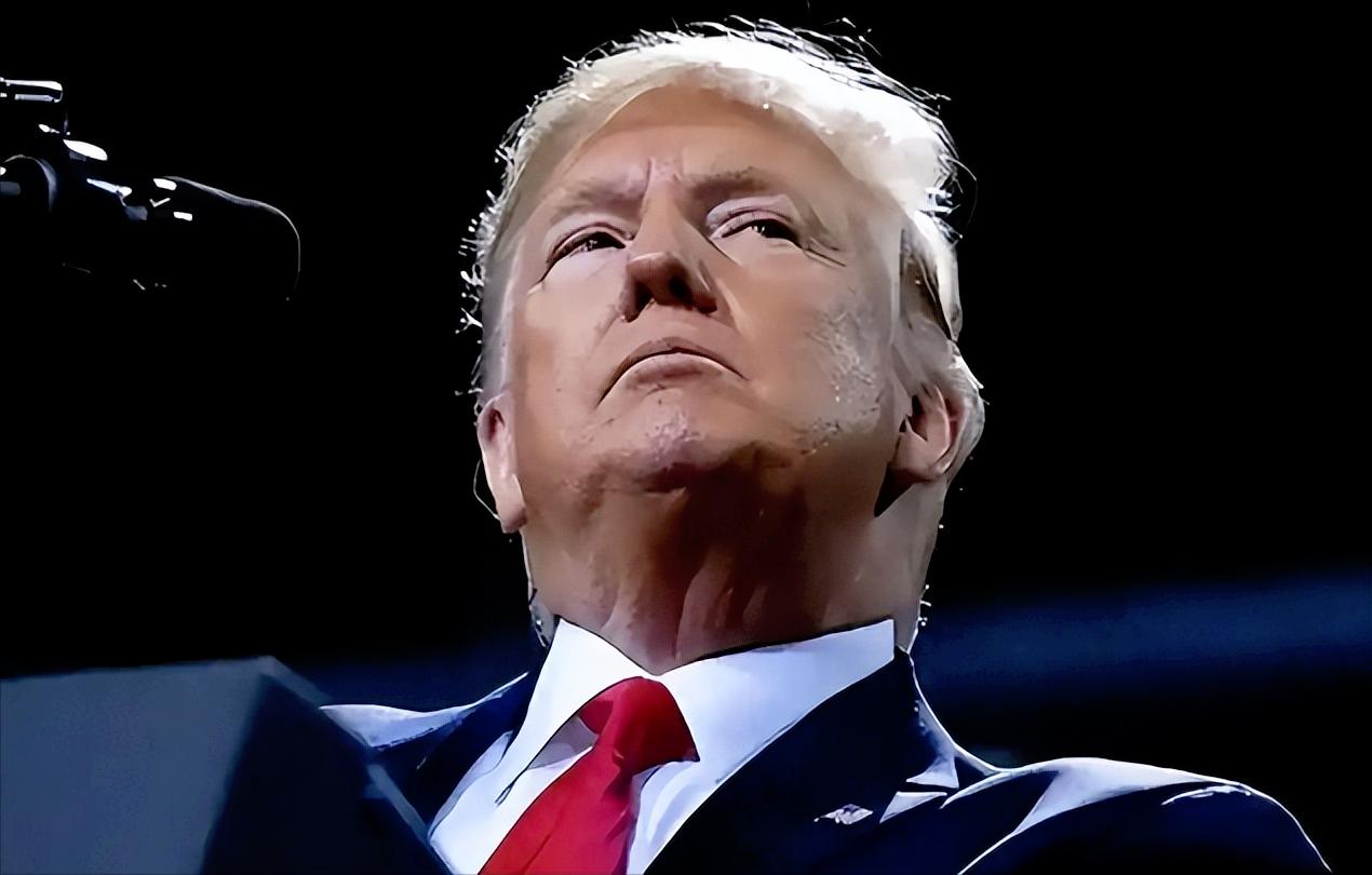 谁也没料到，向来喜欢放狠话的特朗普居然认怂了，明尼苏达执法力度“降温”，还放话，