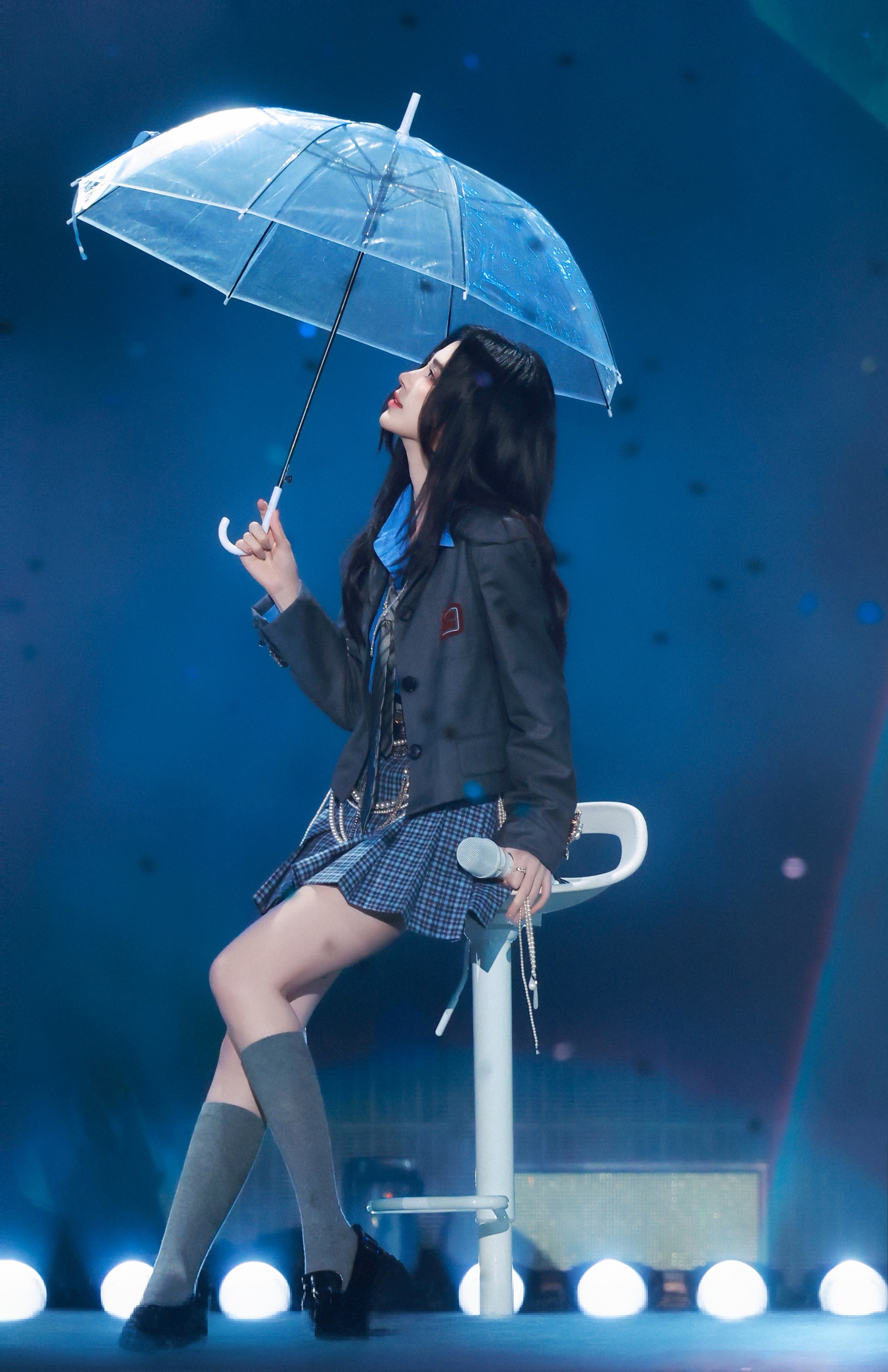 鞠婧祎   在复制粘贴的时代，你是手写的诗