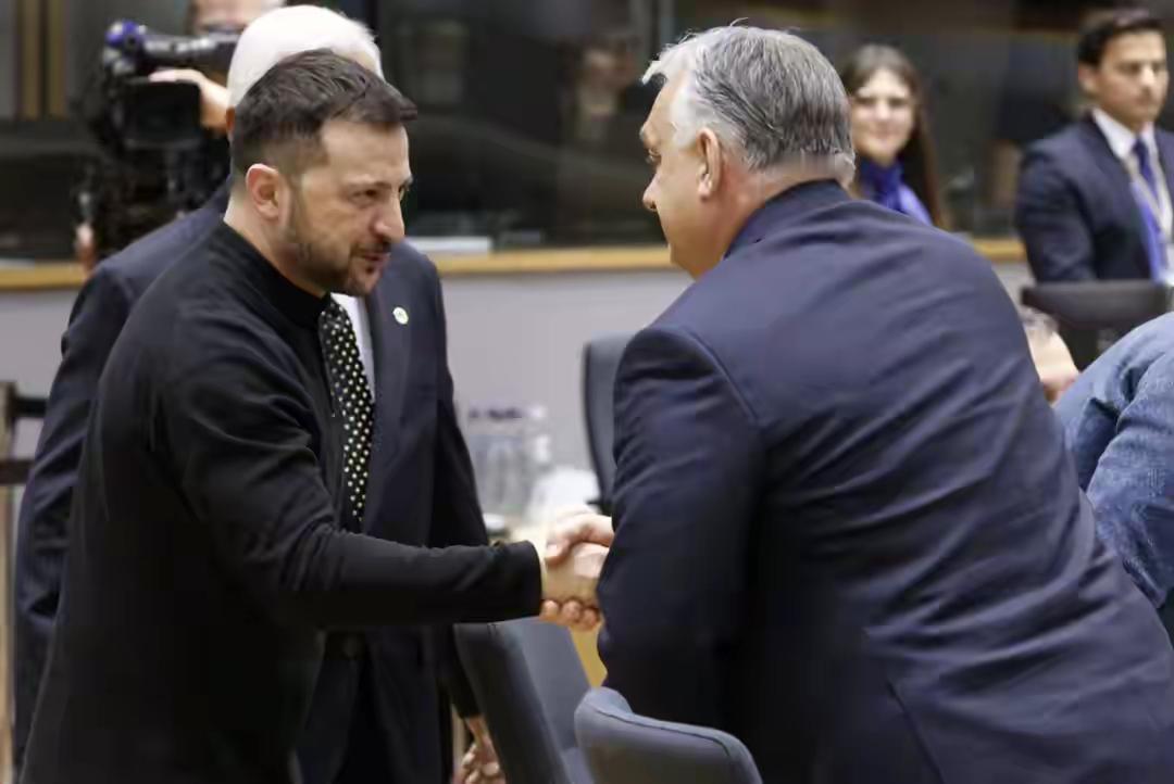 笑喷！泽连斯基慕安会搞人身攻击，嘲讽欧尔班大肚腩，这外交体面可碎了一地🤣
 