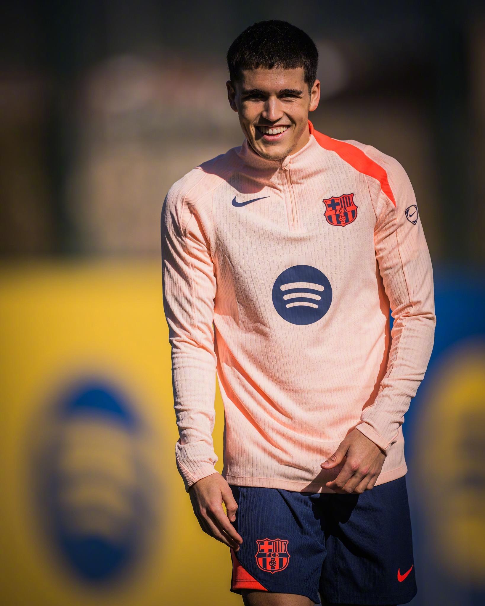 💪🏻带着欧冠晋级的喜悦回归西甲赛场！备战埃尔切，笑容很明媚🥰巴萨  🔴?