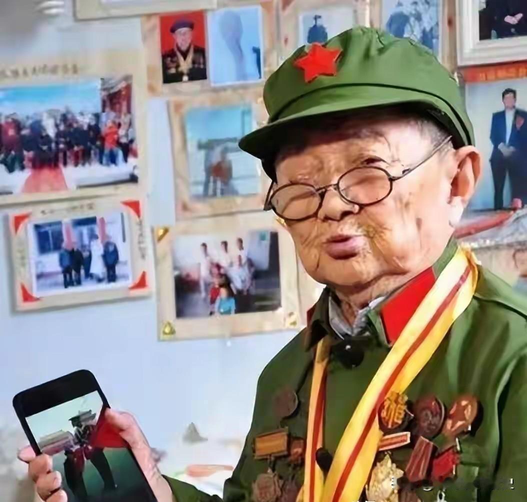 1米2“小学生”背书包路过，日军笑着摸摸头。他们不知道，书包夹层里，枪已上膛。