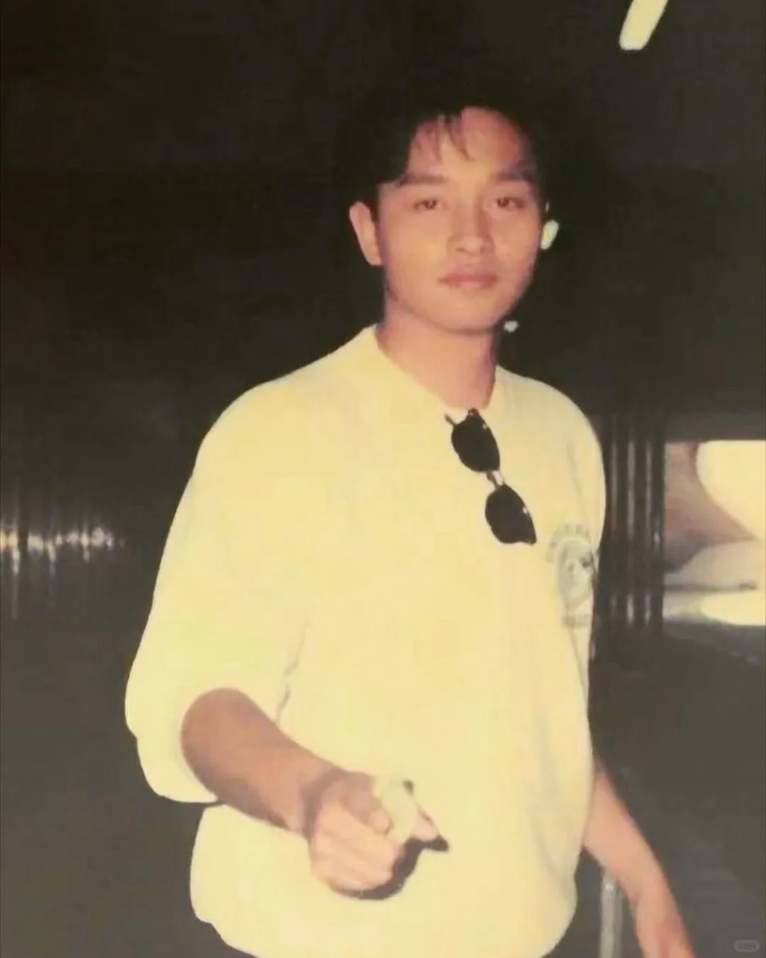 我爸爸是个装修工人，负责明星家装。做了20多年，见过无数明星，他是一个...