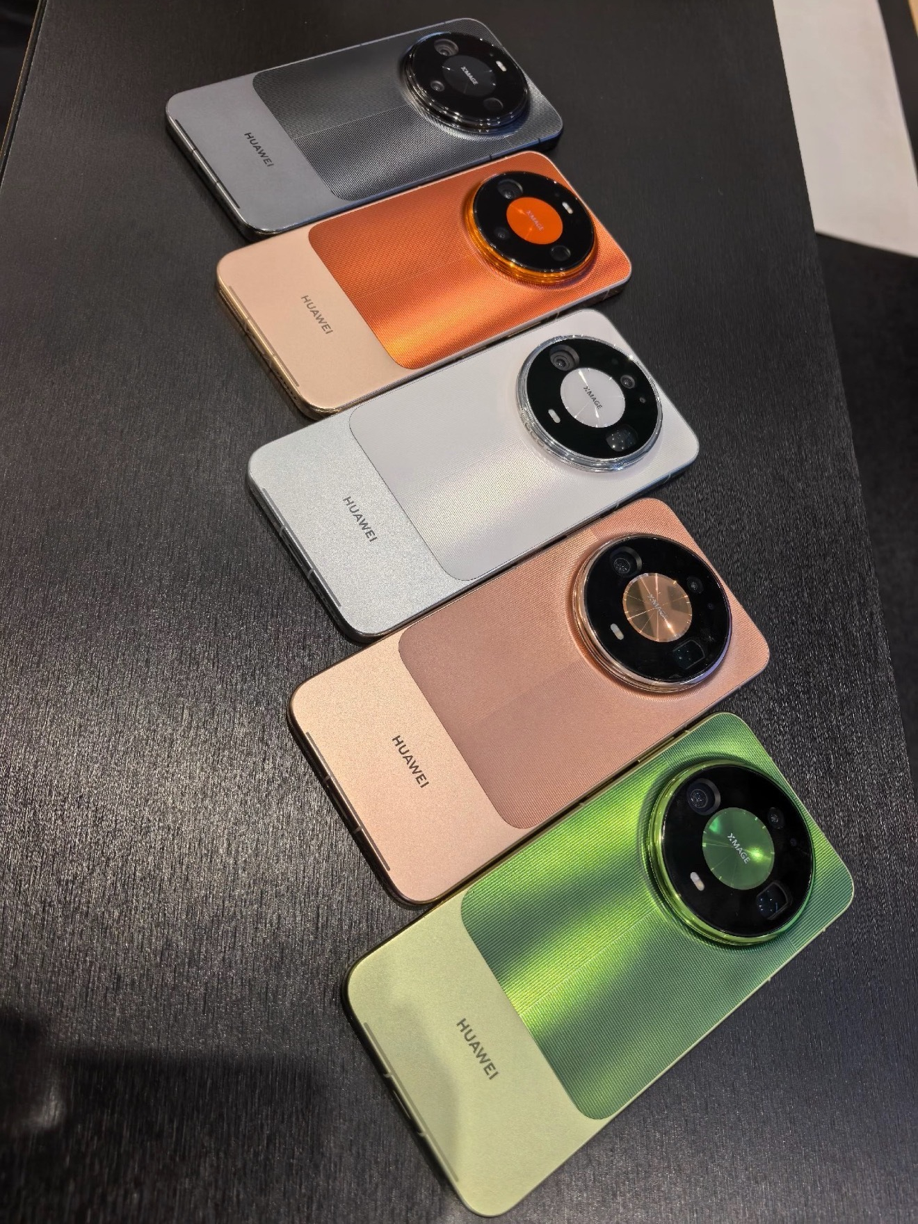 华为Mate90系列正式定档10月1日华为终端刚官宣，华为Mate90系列10月