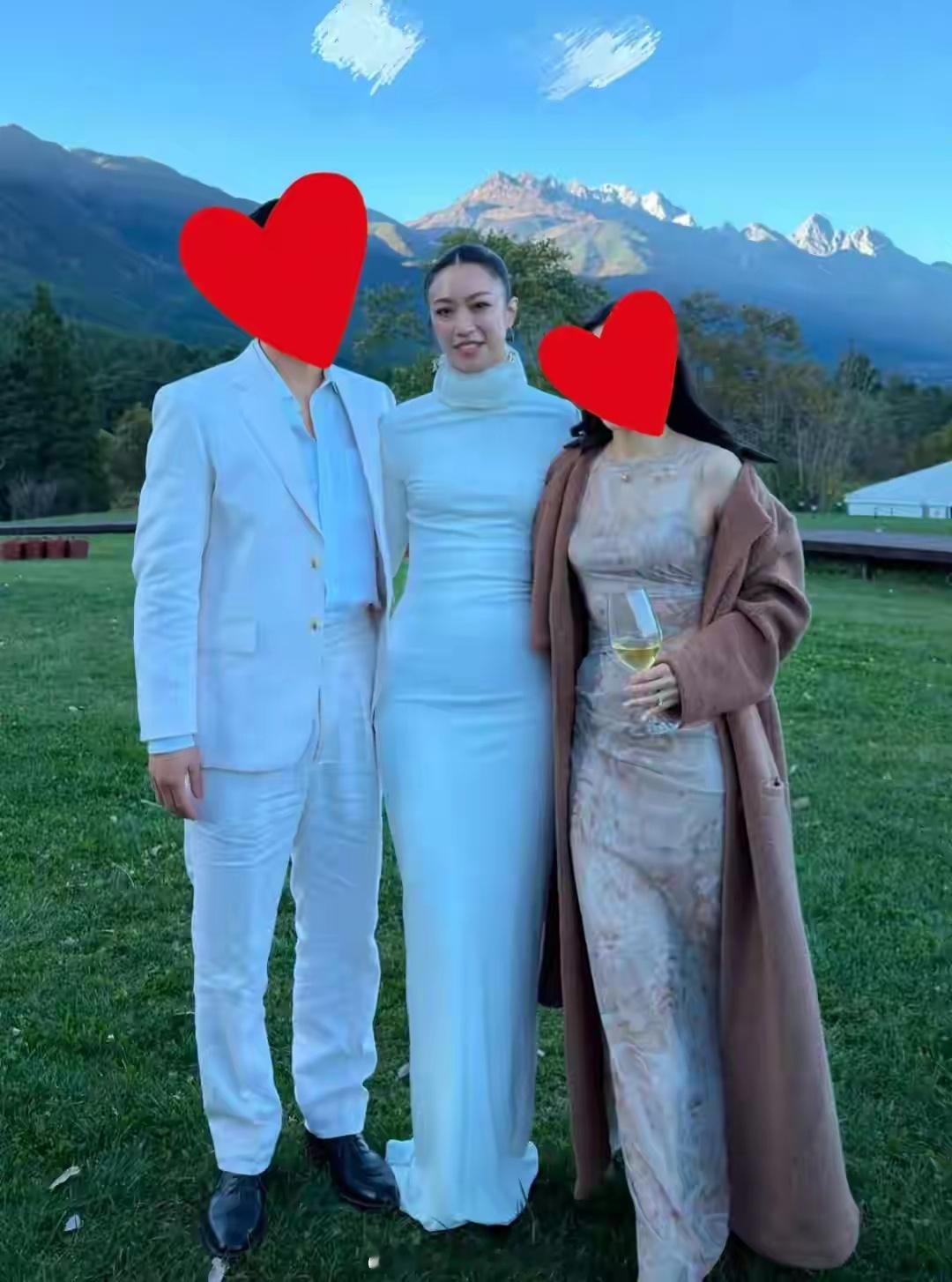 霍启仁在玉龙雪山举办婚礼，妻子小腹凸起疑似怀孕 