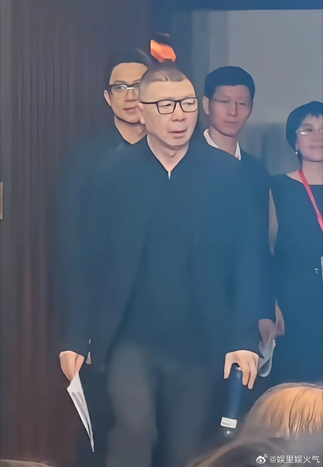 很多香港演员，身上那份修养和谦逊，看着真的很让人舒服。就拿实况图里的任达华来说，