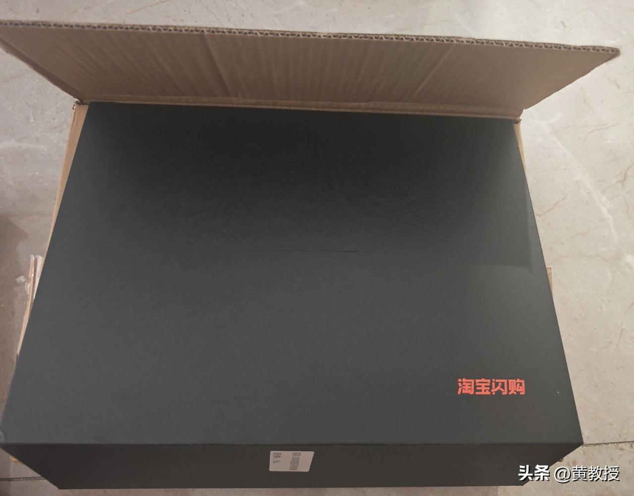 各行各业
你总得体会体会
了解了解
装备收到了，大学教授体验一下淘宝闪购外卖员。