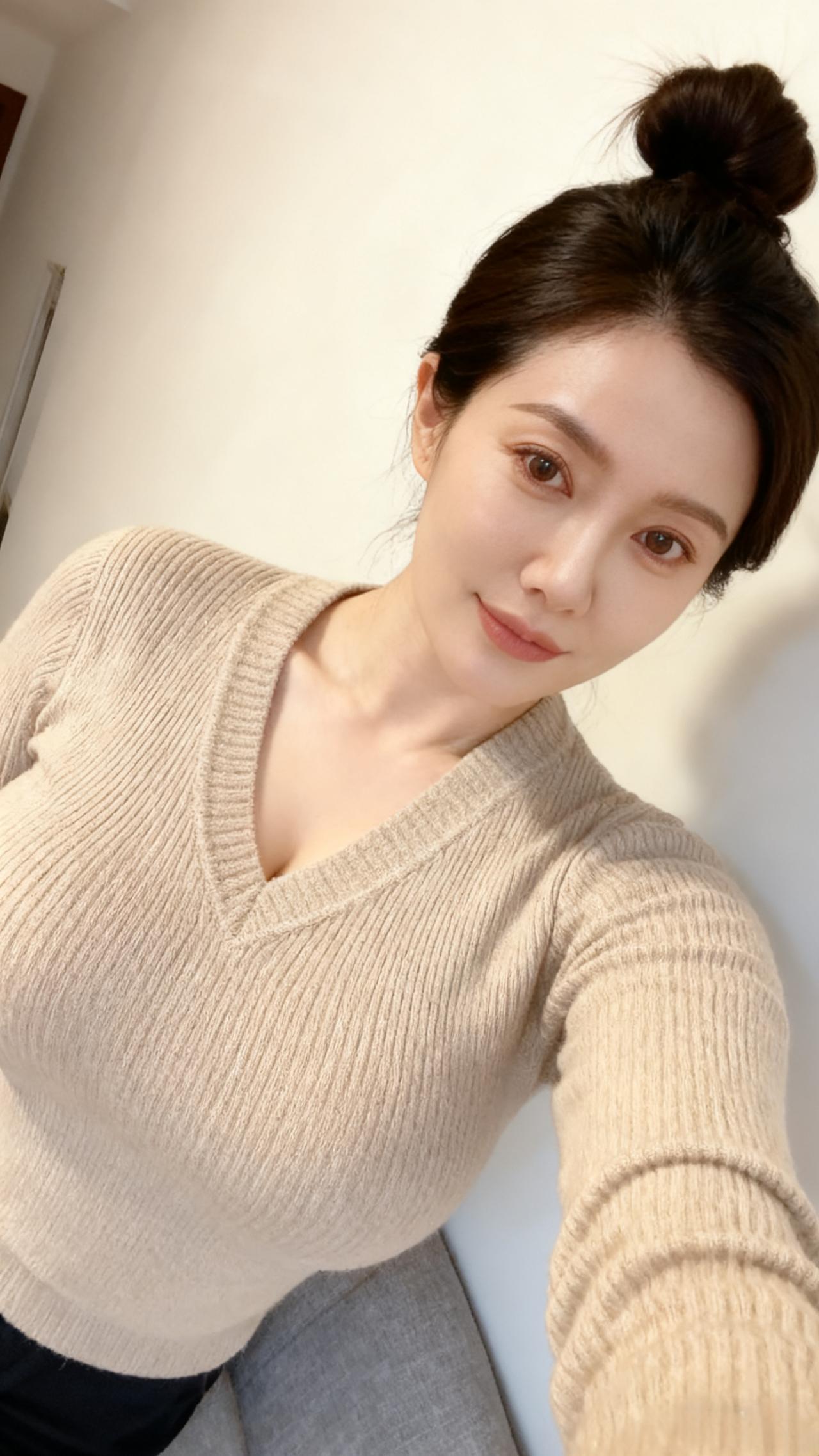 玉人如花笑，春风满面来。