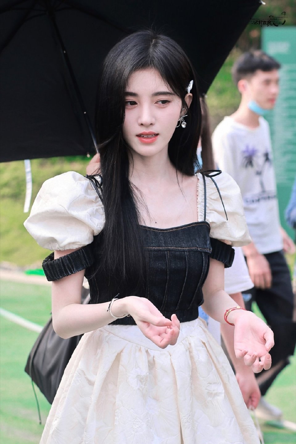 jjy鞠婧祎jjy 鞠婧祎露芜衣 jjy天青色等烟雨而我在等你
