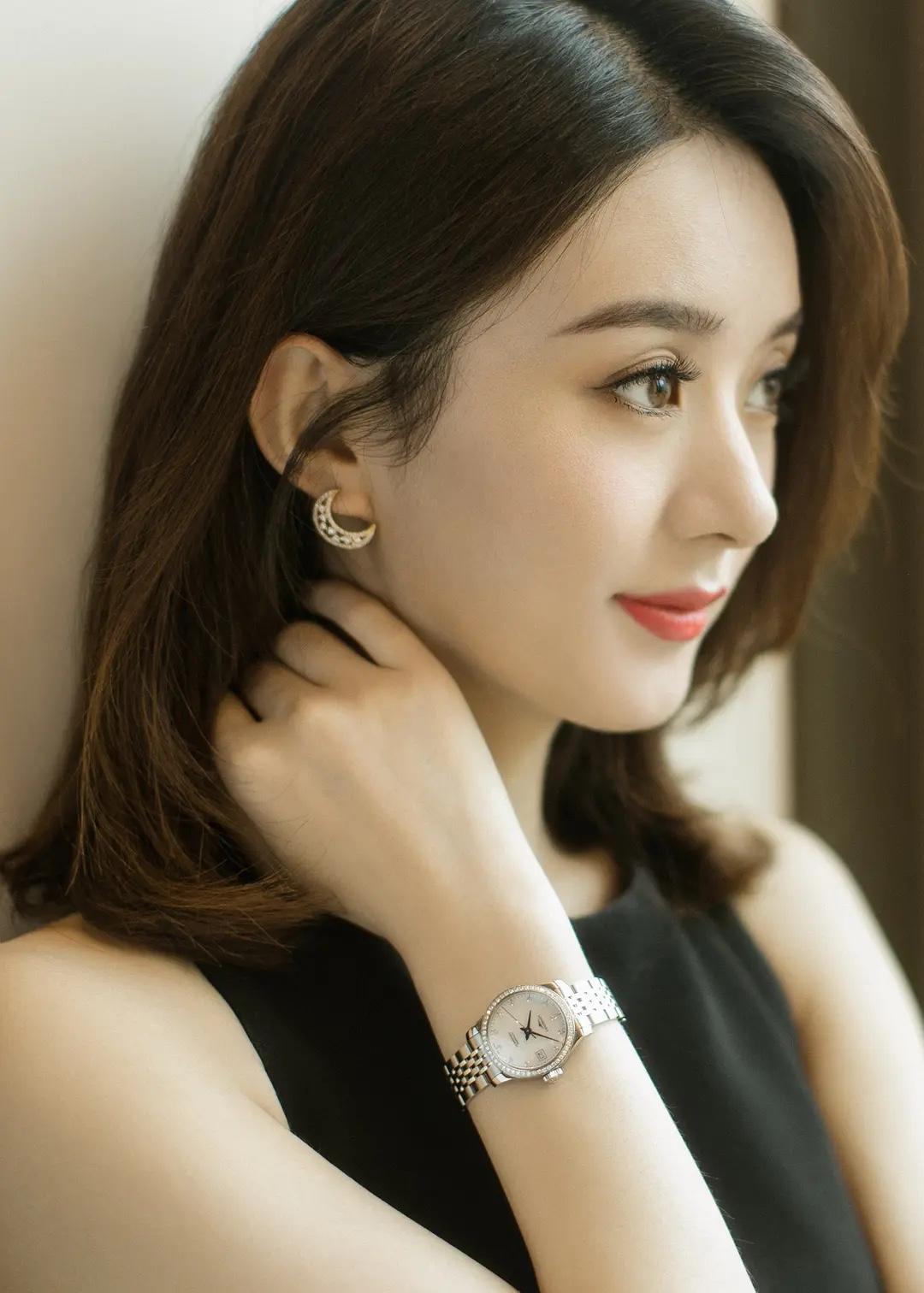 终于懂赵丽颖为啥不谈爱了！不是没人追，也不是放不下前夫，而是这姐今年37了，早过