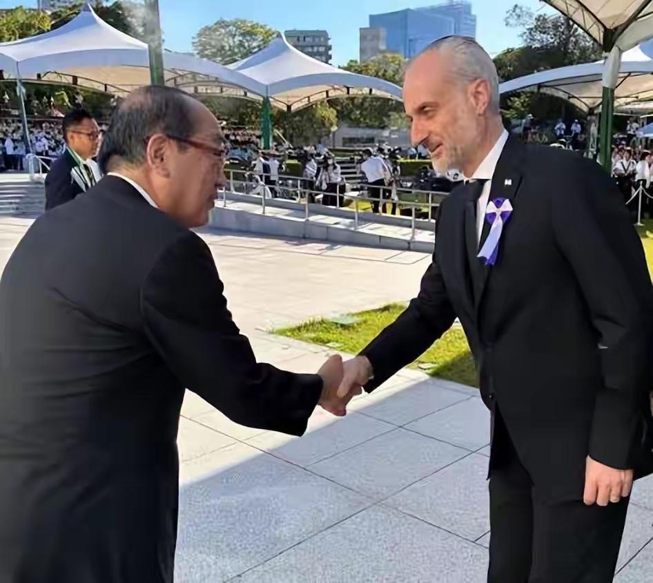 以色列新任驻日大使口出狂言，公开支持日本再军事化，拿中国说事！8月6日，日本广岛