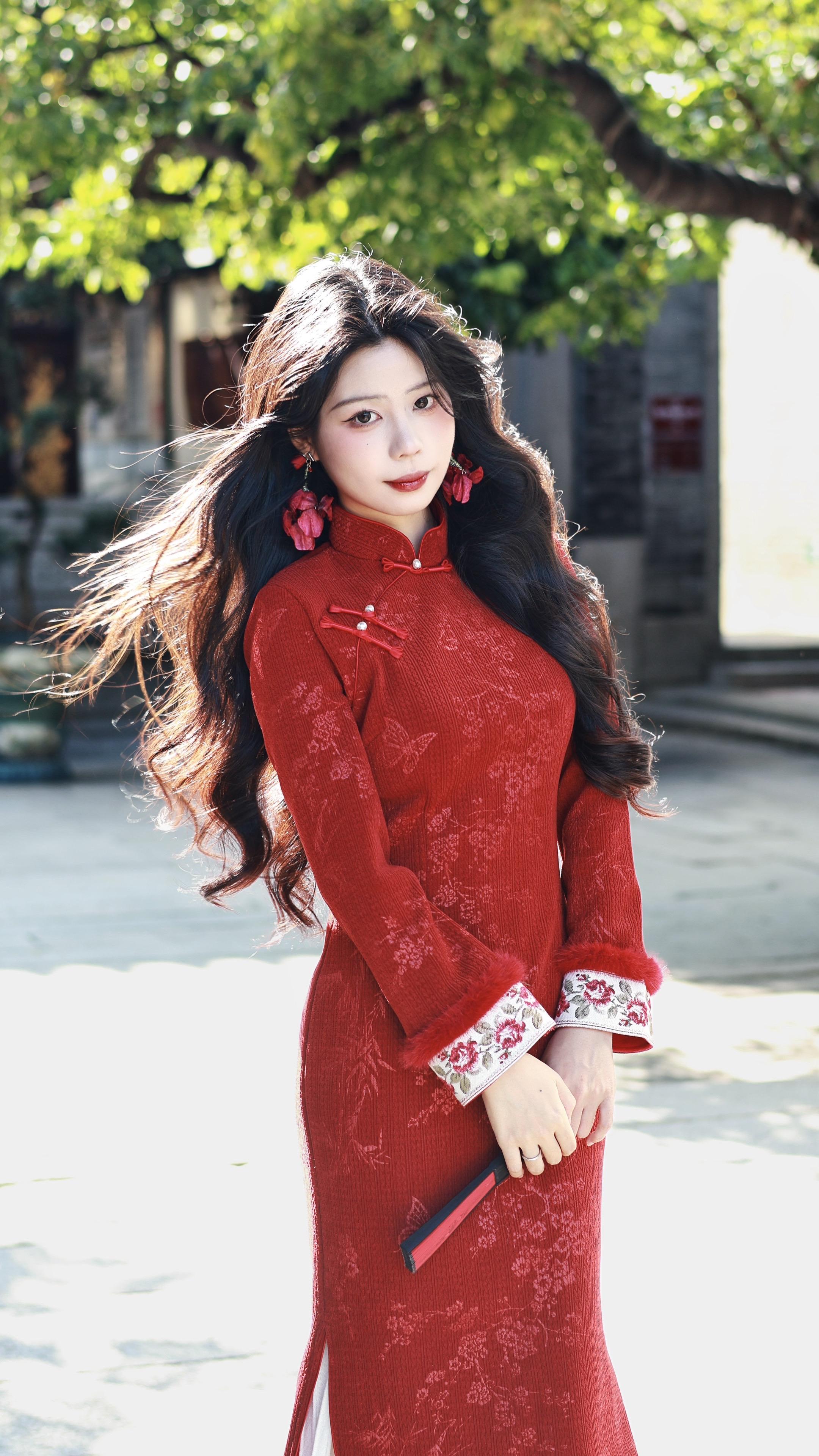 “谁诀别相思成疾莫问天涯 也莫问归期”