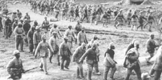 1949年，500名国民党残兵跑进了福建深山，断粮4天后发现了1桶油，抢着用它做