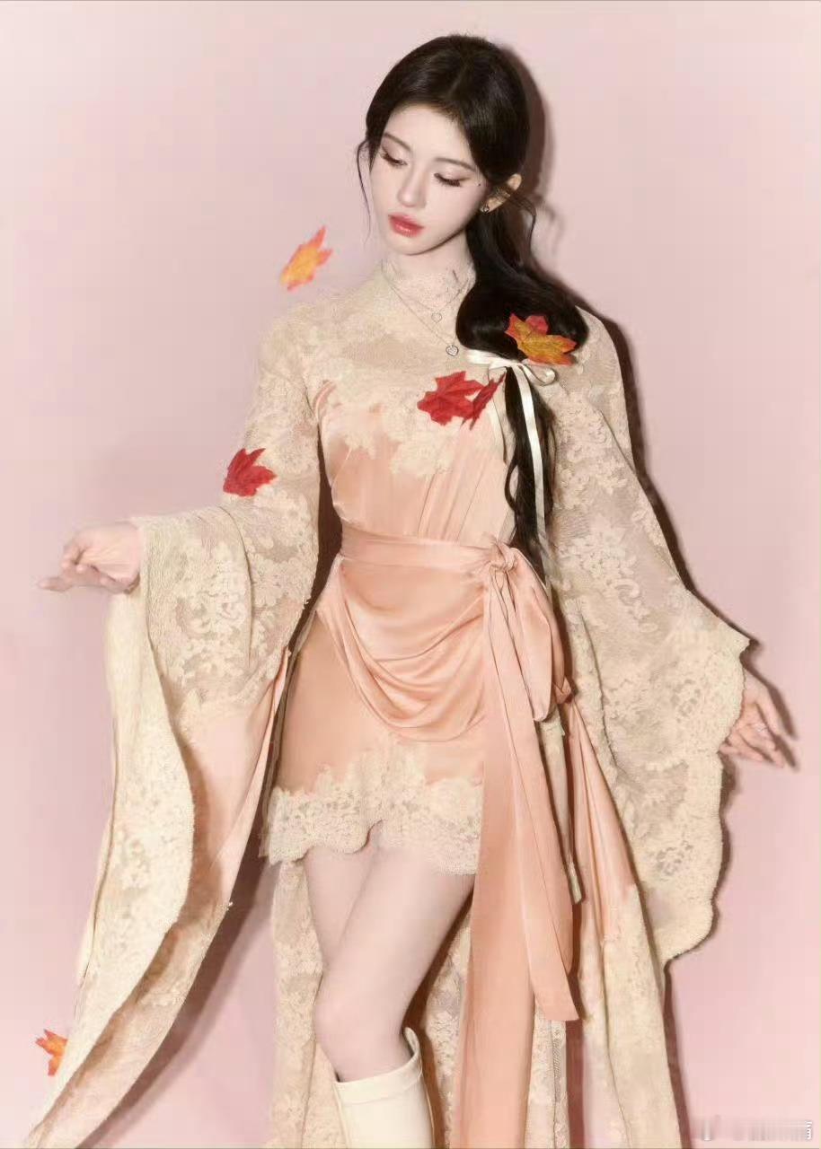 同穿一样的衣服，给人的感觉却不一样，谁穿最好看？ 