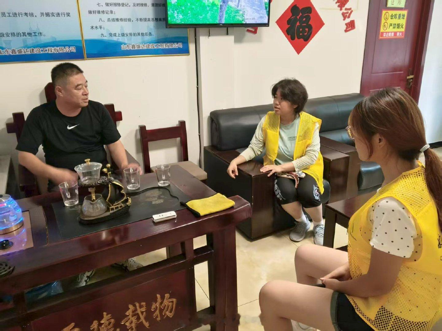 【从雕塑溯源到银发护岸】山东学子踏访黄河岸调研民生生态  7月下旬，曲阜师范大学