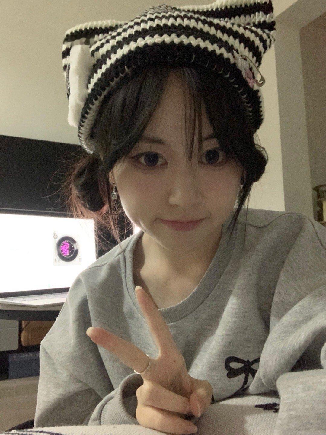 今天终于星期五了知道我这一周是怎么熬过来的吗 [融化] ​​​