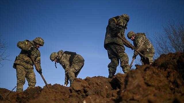 俄乌战争进入第四年之际，战场态势再次发生变化。俄罗斯近期发动的一轮大规模空袭，让