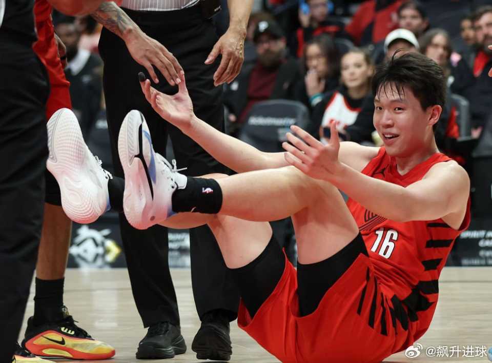 杨瀚森自曝比去年重一些！回应首次技犯：知道要罚两千下次不再犯北京时间3月30日，